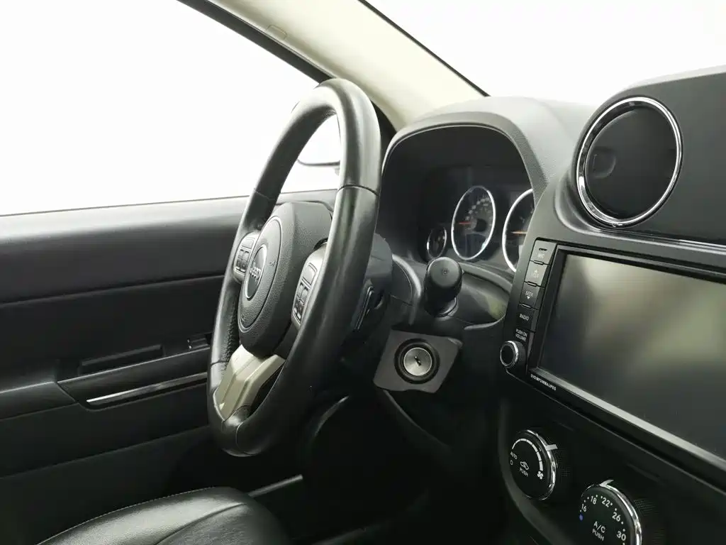 Jeep Compass 2012 — фото 22