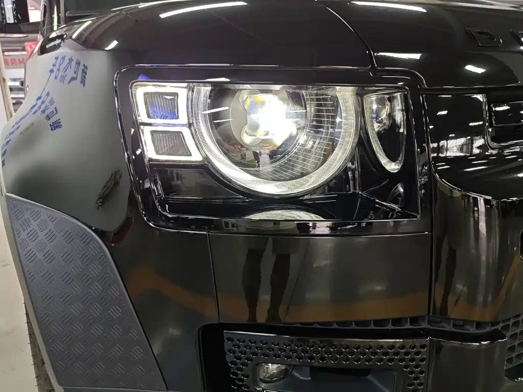 Land Rover Defender 2022 — фото 12