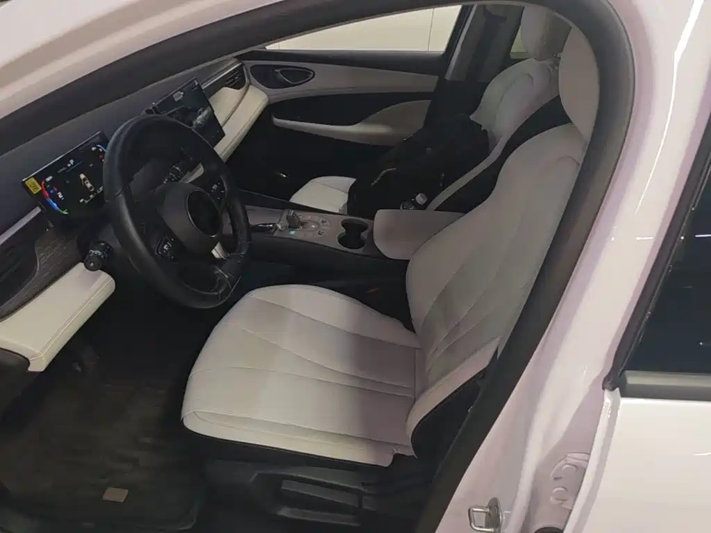 BYD Seal 05 DM-i 2025 — фото 15
