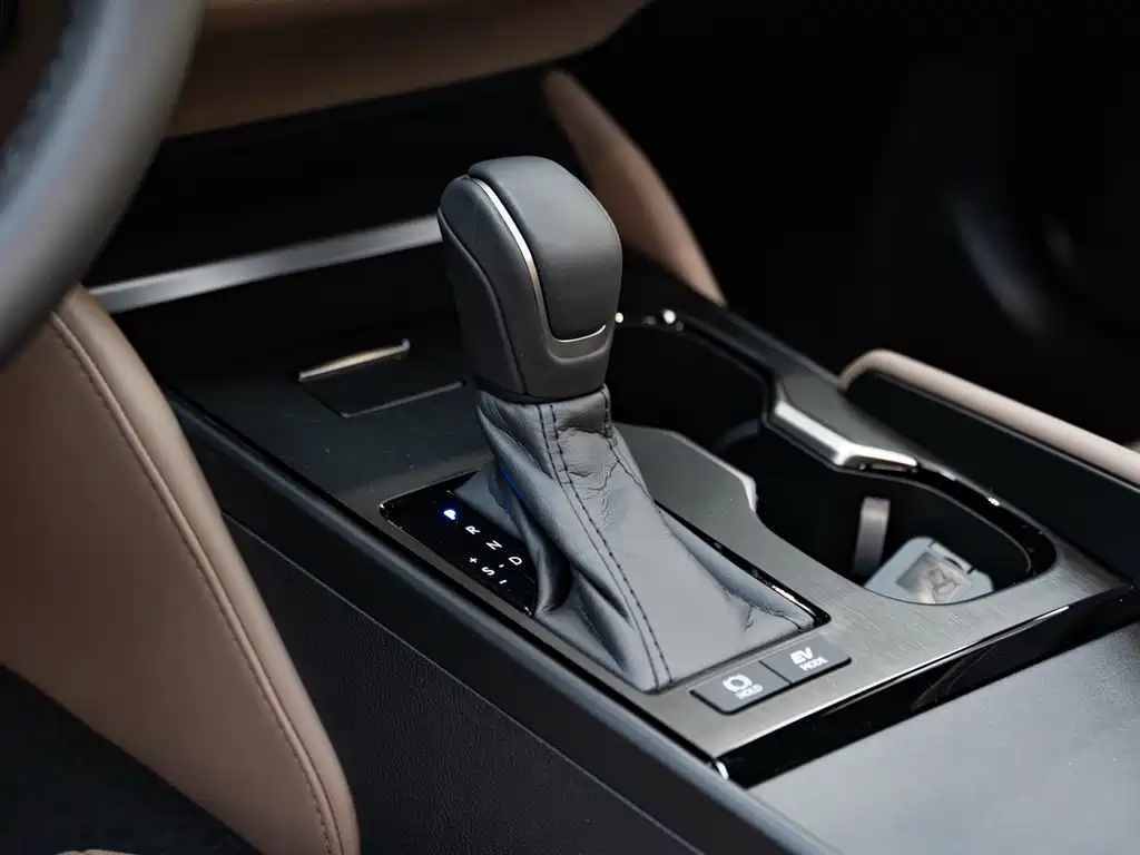 Lexus ES 2025 — фото 15