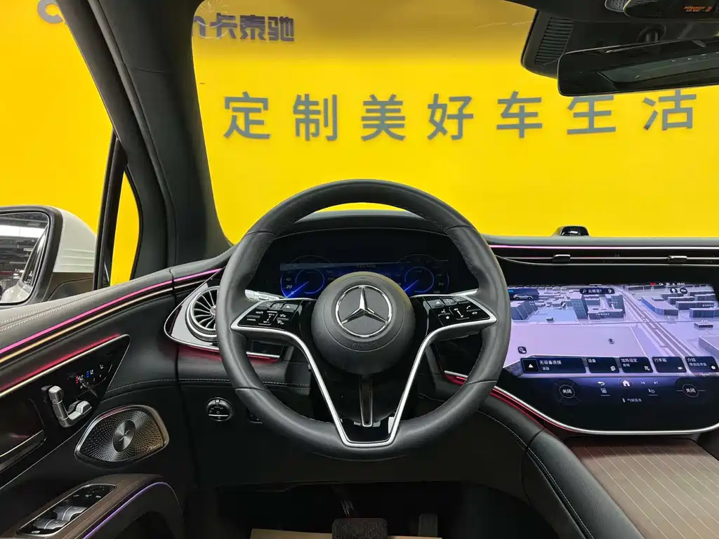 Mercedes-Benz EQS SUV 2025 — фото 12