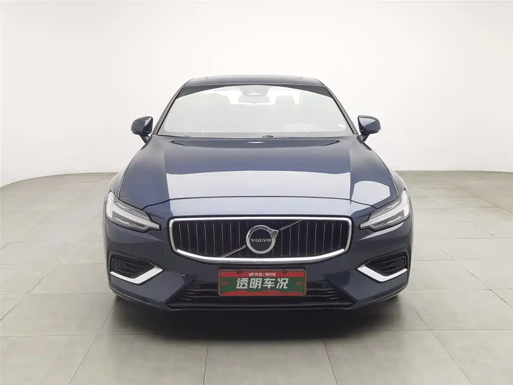 Volvo S60 2022 — фото 3