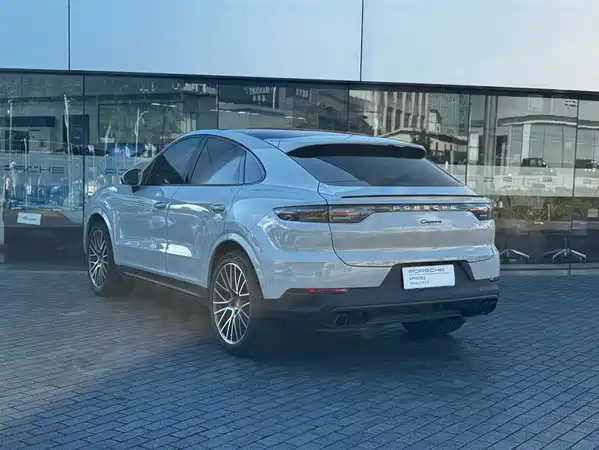 Porsche Cayenne 2022