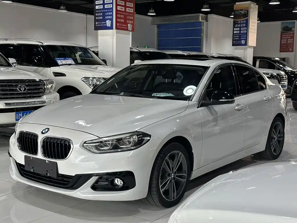 BMW 1 Series 2019 — фото 1