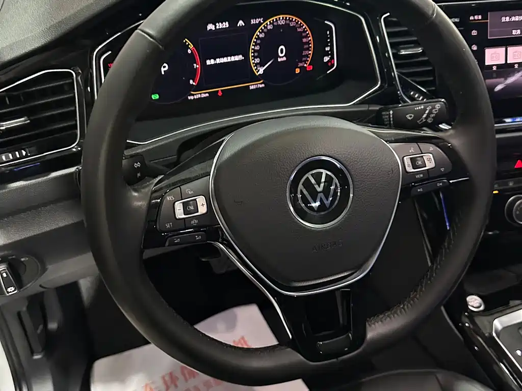 Volkswagen T-Roc 2021 — фото 13