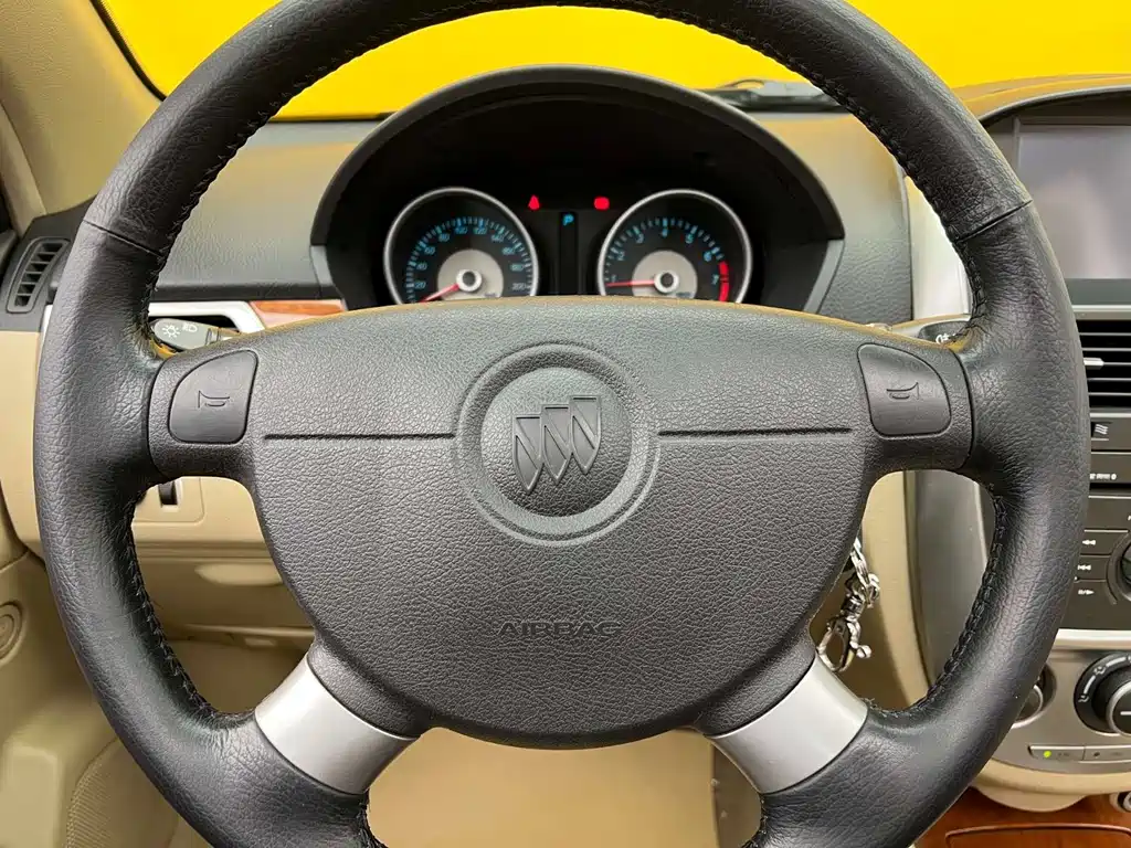 Buick Excelle 2010 — фото 11