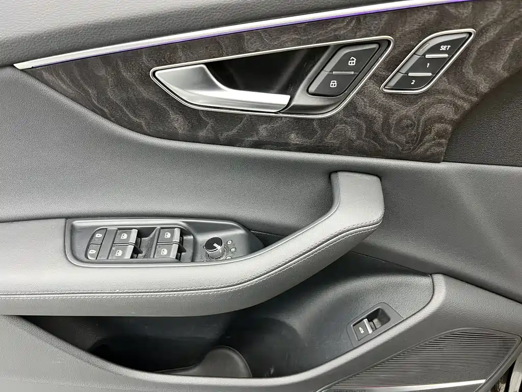Audi Q8 2024 — фото 6