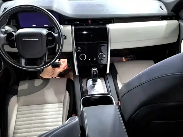 Land Rover Discovery Sport 2021