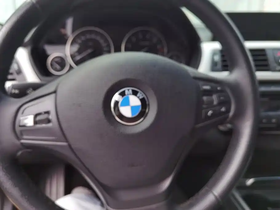 BMW 3 Series 2016 — фото 15