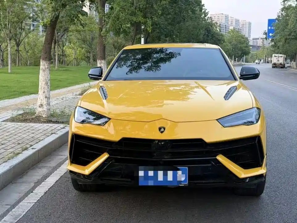 Lamborghini Urus 2025 — фото 2