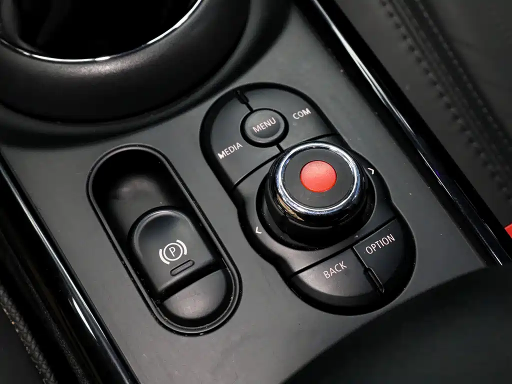 MINI Clubman 2020 — фото 22