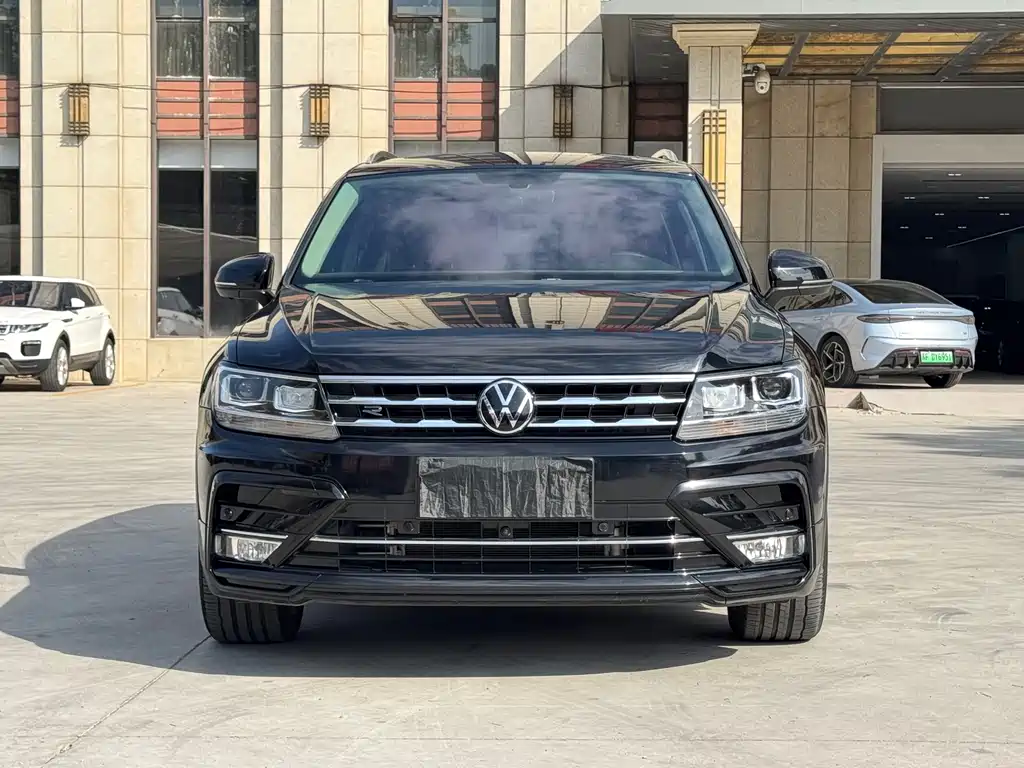 Volkswagen Tiguan L 2021 — фото 2