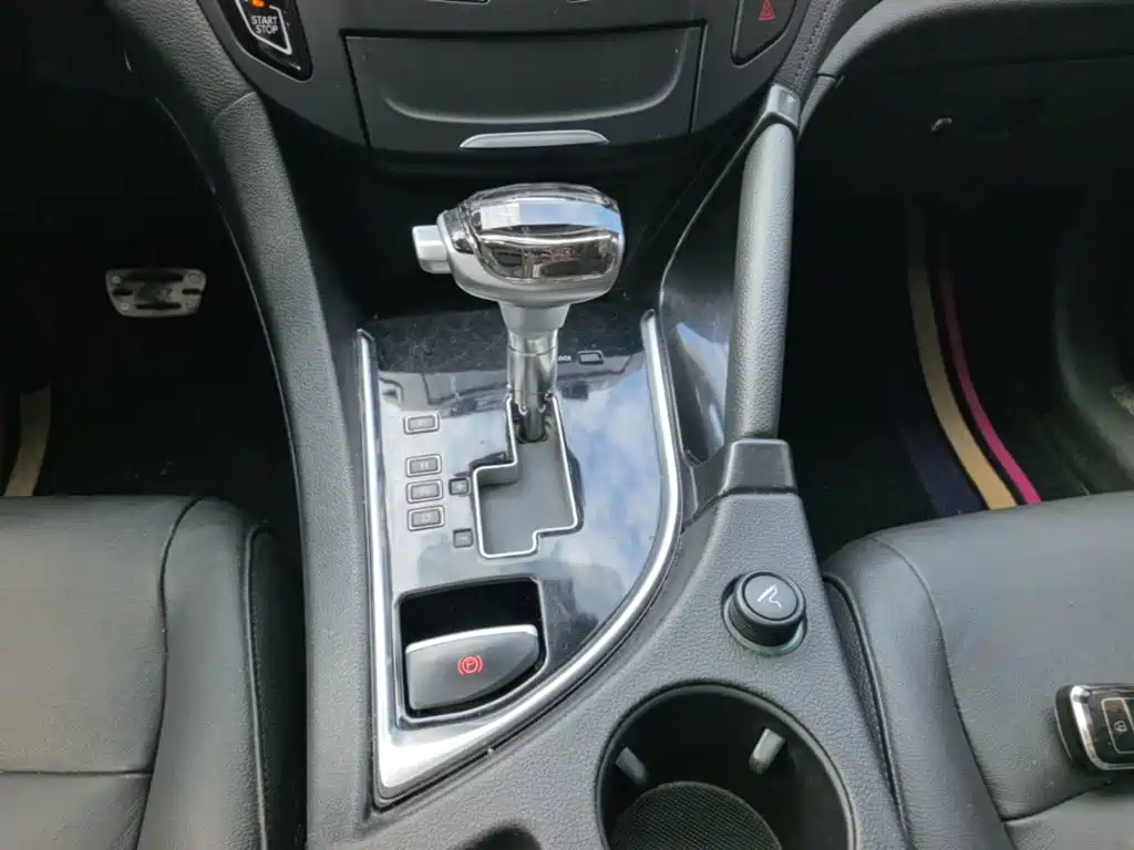 Dongfeng Fengshen AX7 2015 — фото 14
