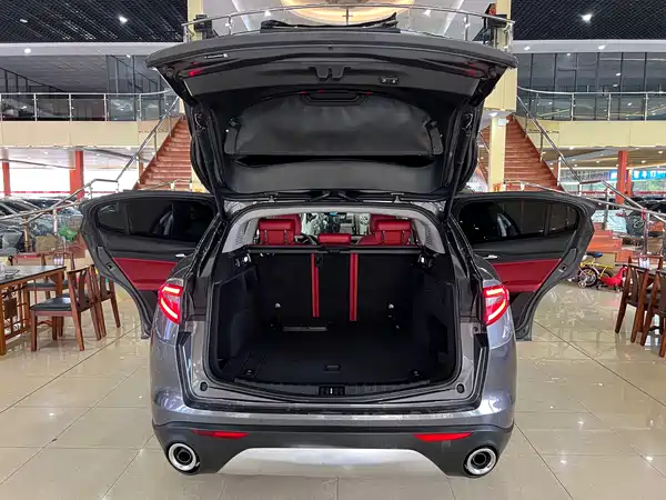 Alfa Romeo Stelvio 2019