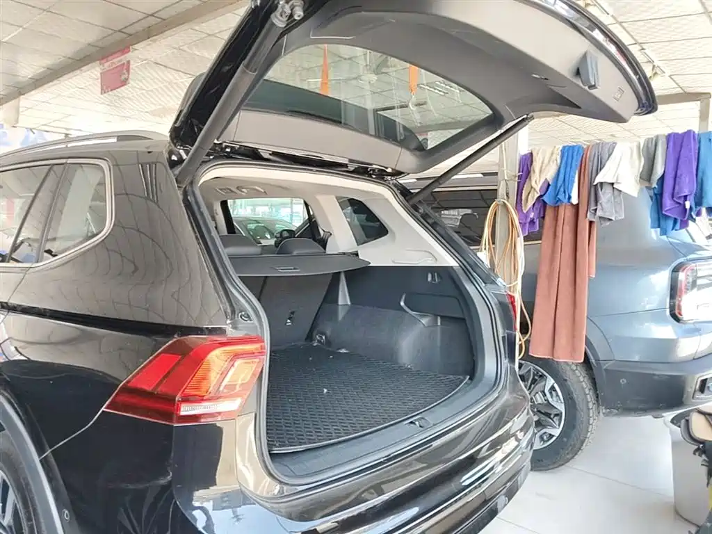 Volkswagen Tiguan L 2021 — фото 19