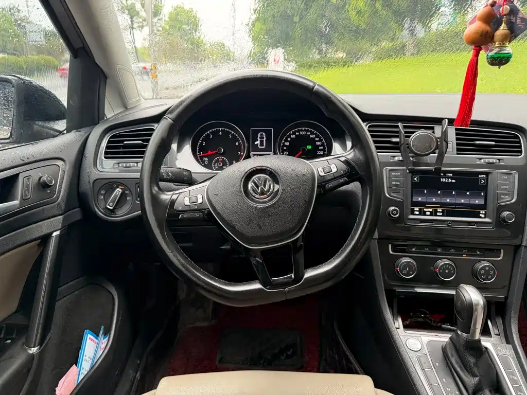 Volkswagen Golf 2017 — фото 14