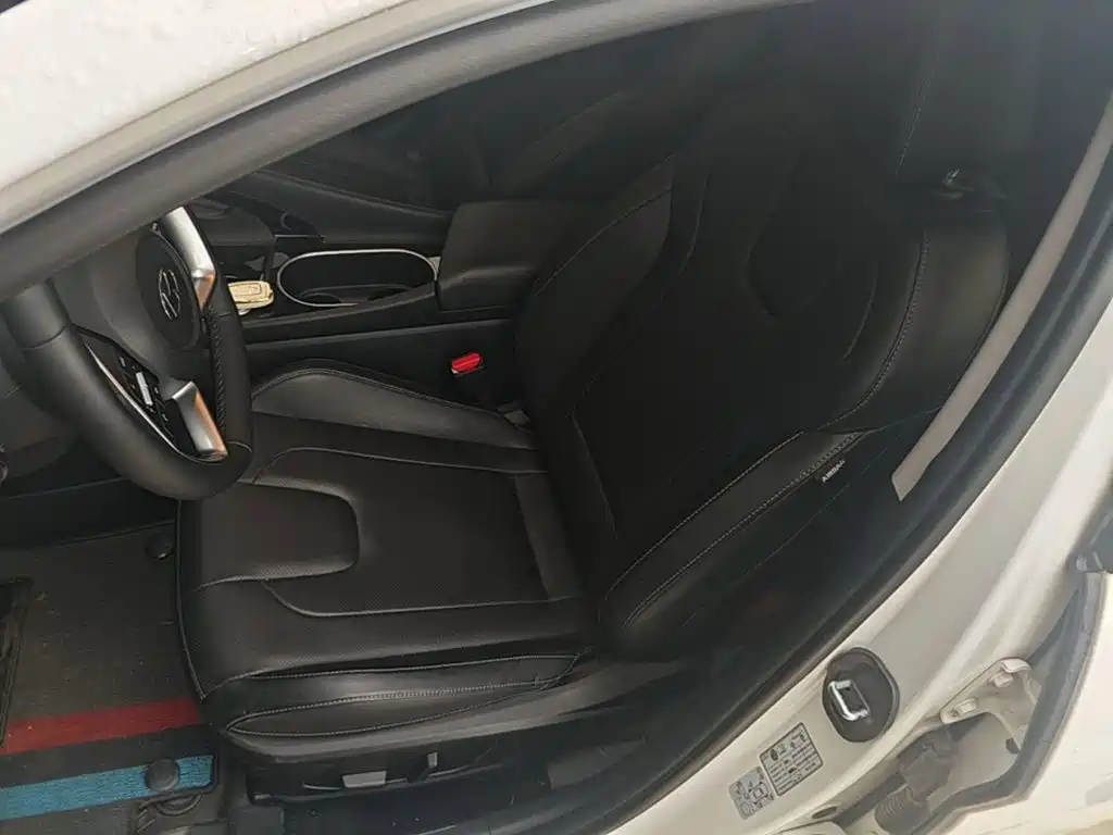 Hyundai Elantra 2023 — фото 15