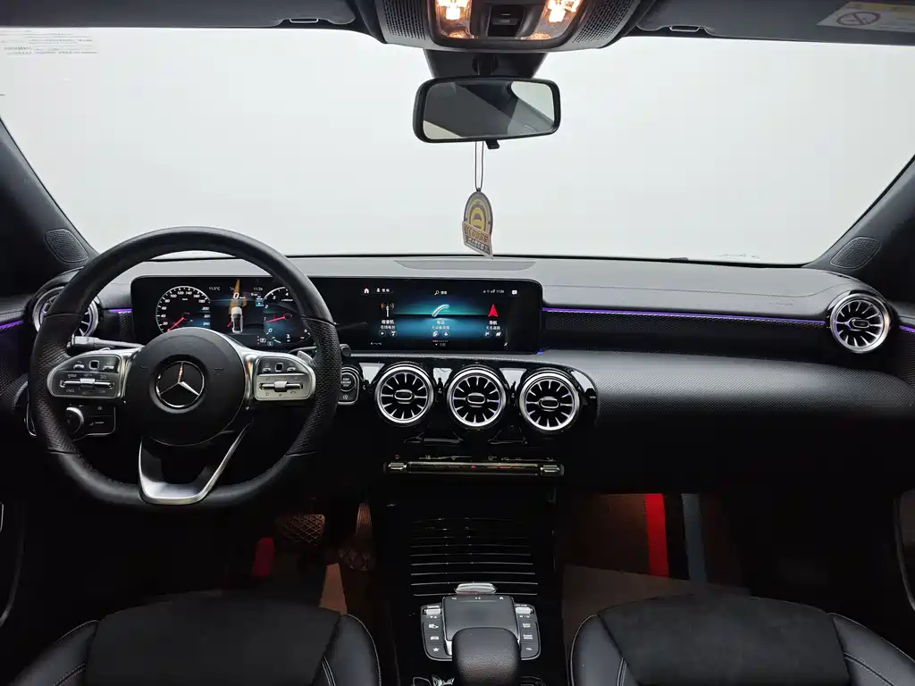 Mercedes-Benz A-Class 2023 — фото 11