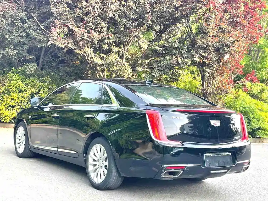 Cadillac XTS 2018 — фото 15
