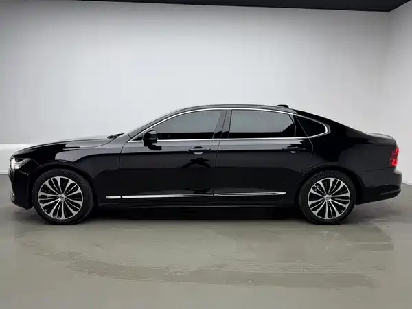 Volvo S90 2024