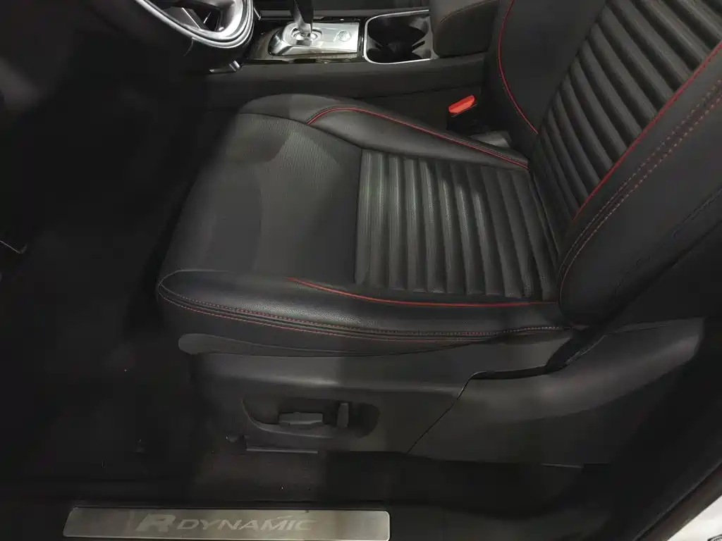 Land Rover Discovery Sport 2020 — фото 20
