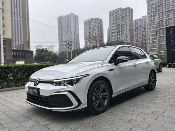 Volkswagen Golf 2024
