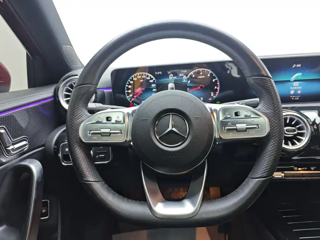 Mercedes-Benz A-Class 2023 — фото 12