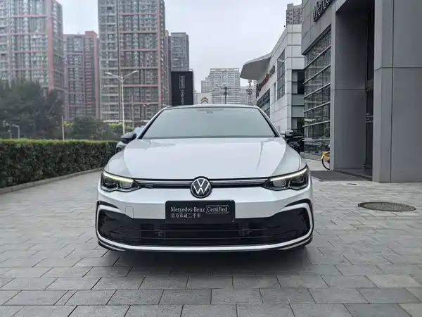 Volkswagen Golf 2024