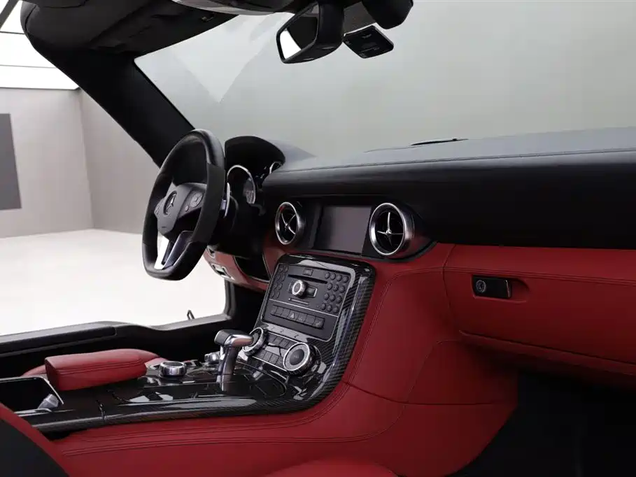 Mercedes-Benz SLS AMG 2012 — фото 8