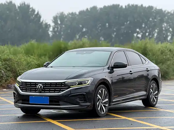 Volkswagen Passat 2022
