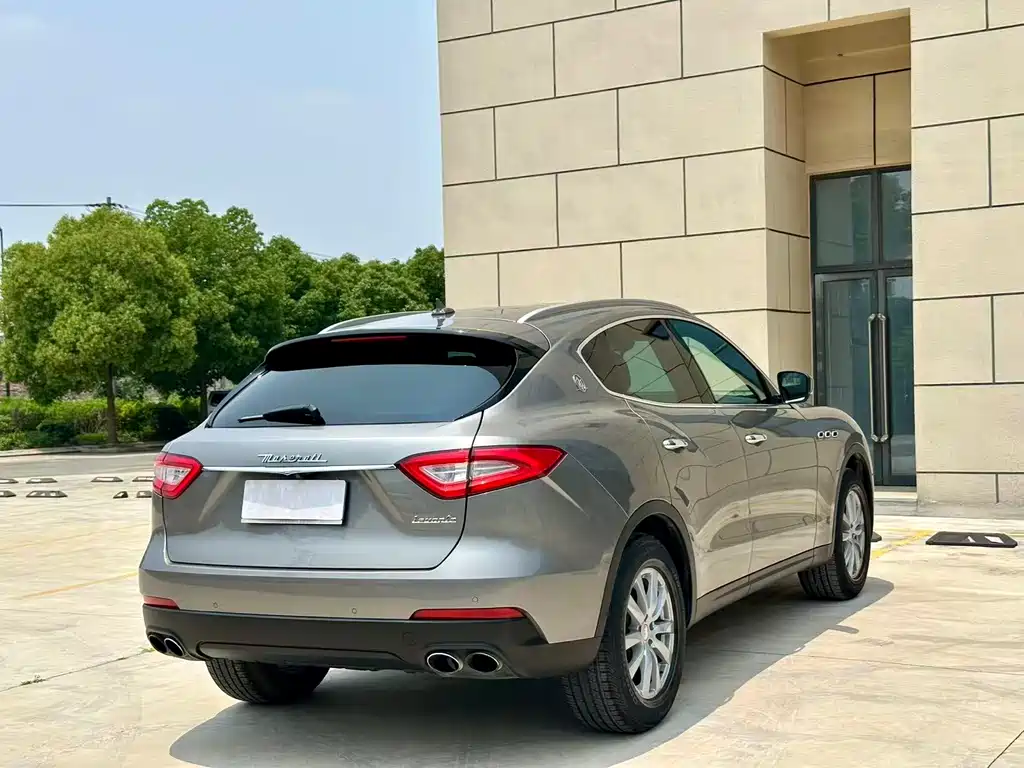 Maserati Levante 2016 — фото 20