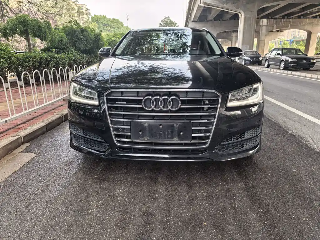 Audi A8 2018 — фото 2