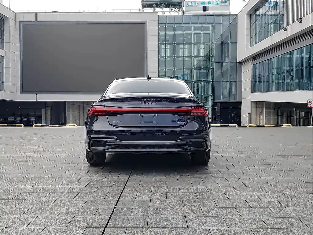 Audi A7L 2025 — фото 16