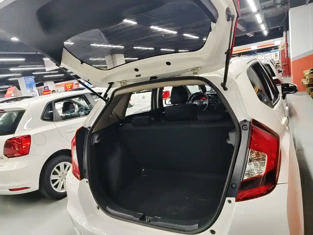 Honda Fit 2018 — фото 19