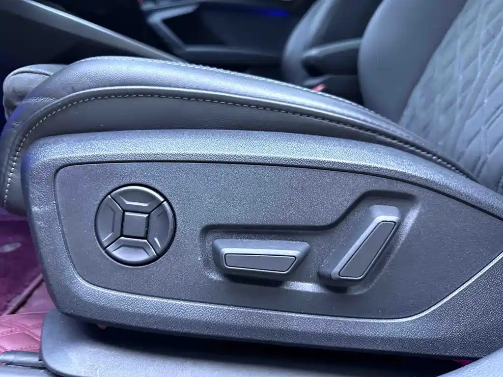 Audi A3 2023 — фото 12