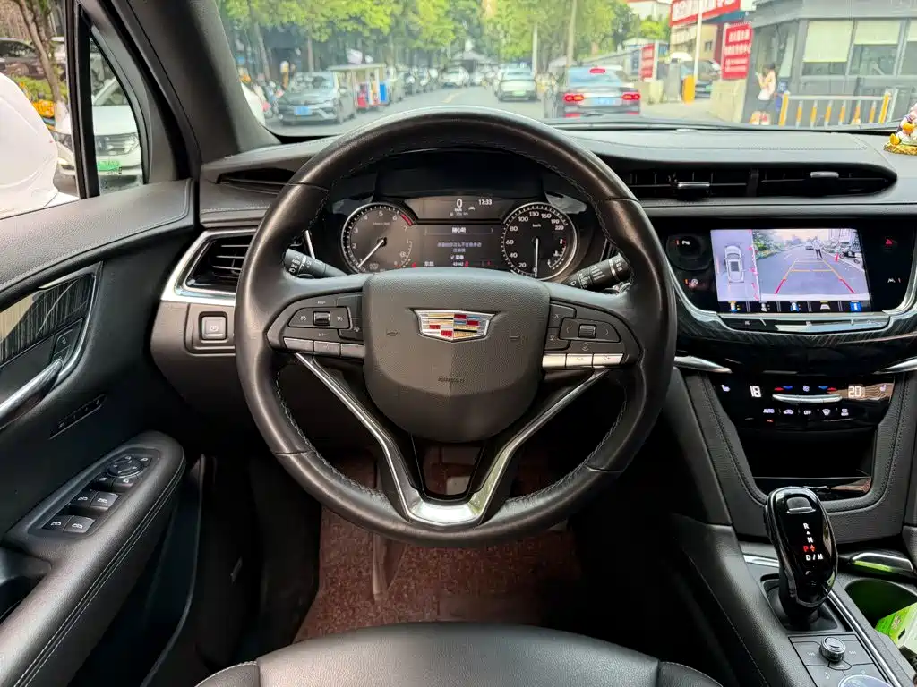 Cadillac XT6 2022 — фото 14