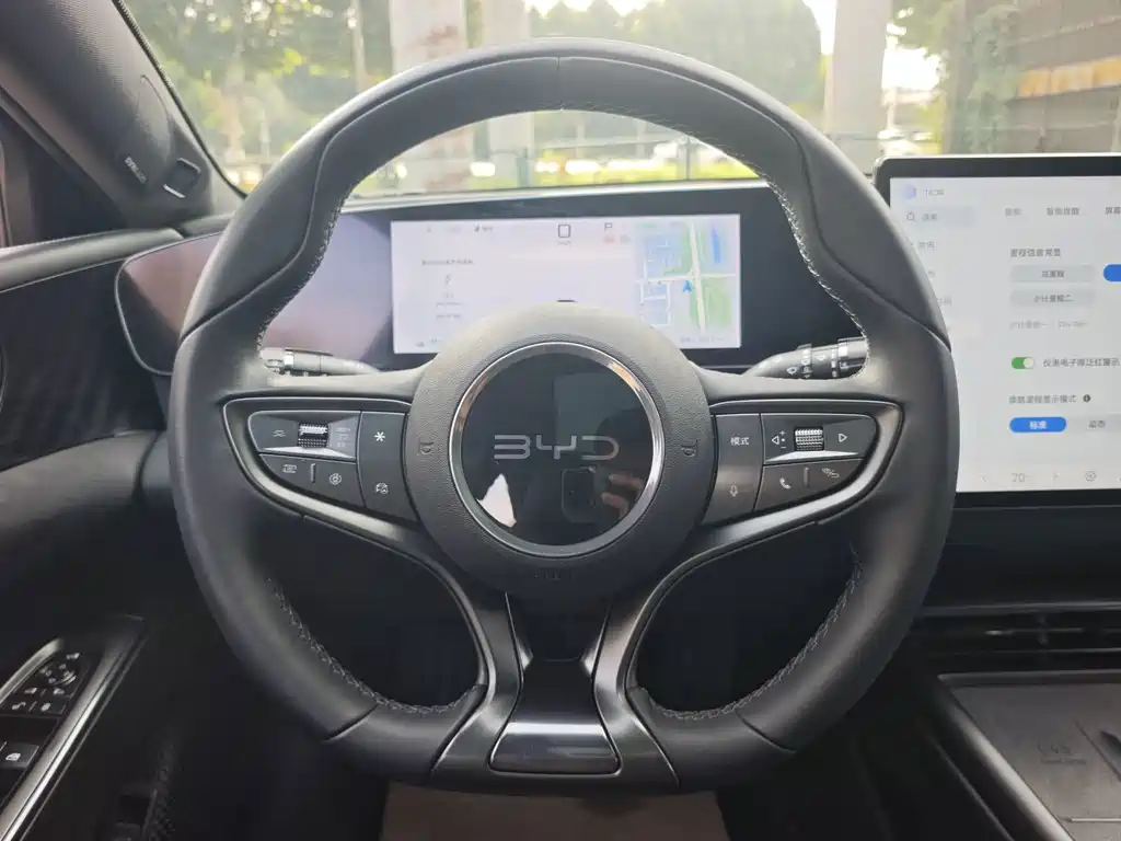 BYD Seal 2025 — фото 11