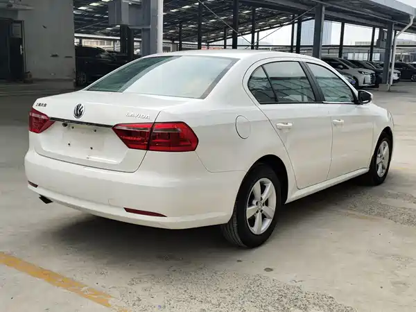 Volkswagen Lavida 2014