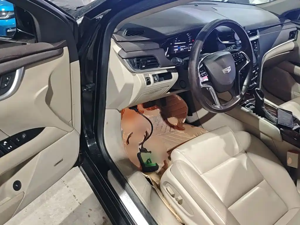 Cadillac XTS 2017 — фото 16