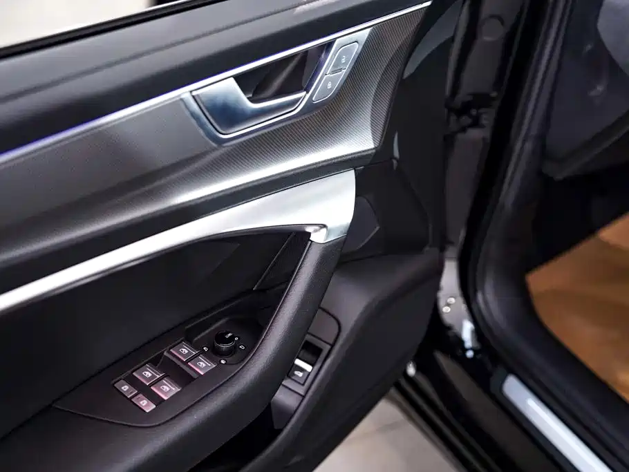 Audi A6L 2025 — фото 26