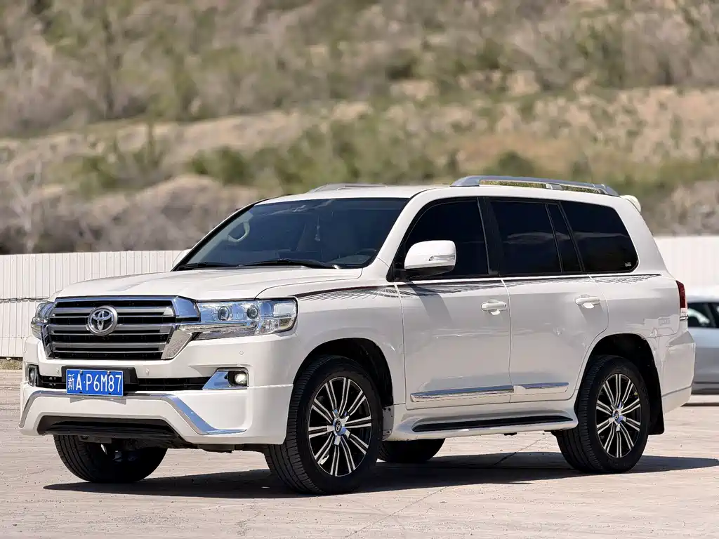Toyota Land Cruiser 2016 — фото 1