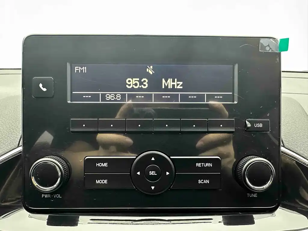 Toyota Yaris L 2023 — фото 14
