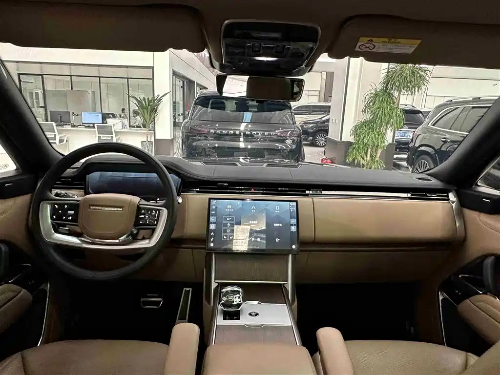 Land Rover Range Rover 2024 — фото 13