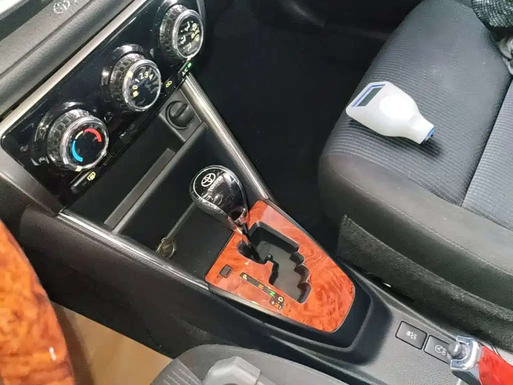 Toyota Yaris L 2018 — фото 10