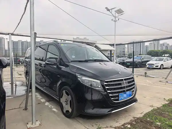 Mercedes-Benz V-Class 2025