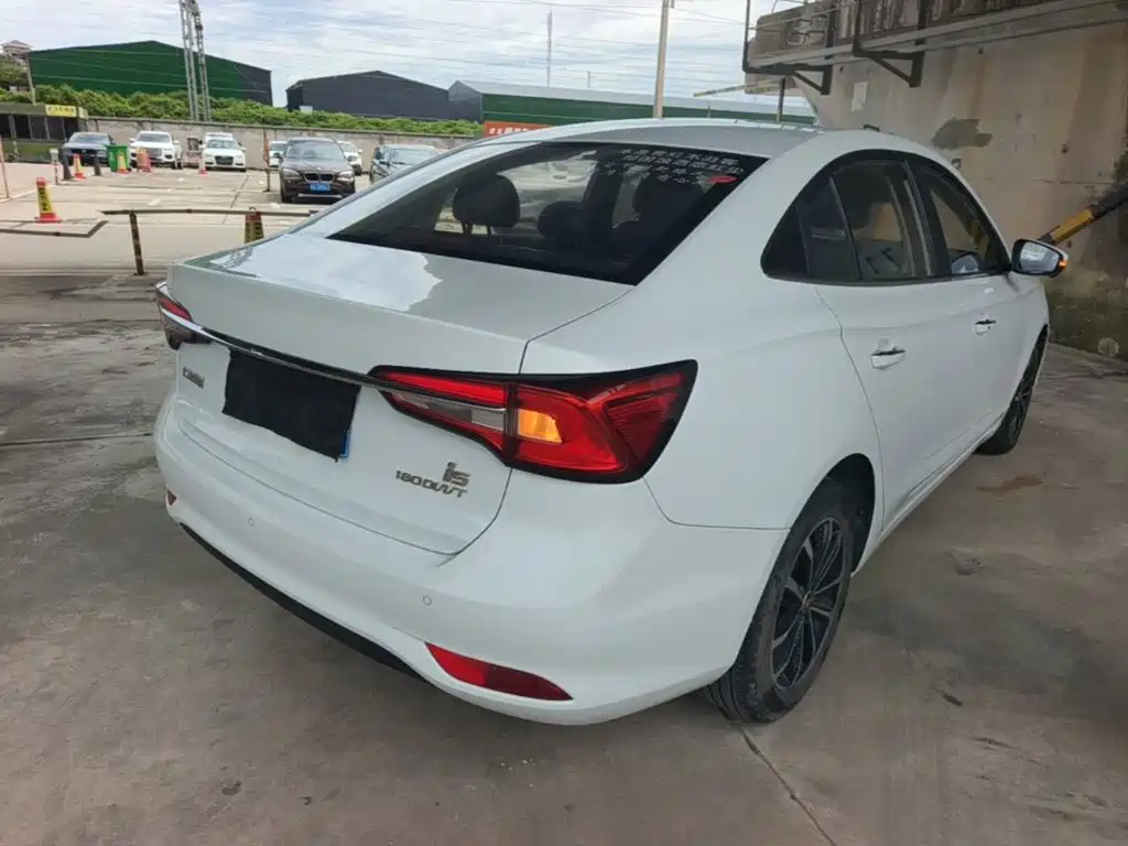 Roewe i5 2021