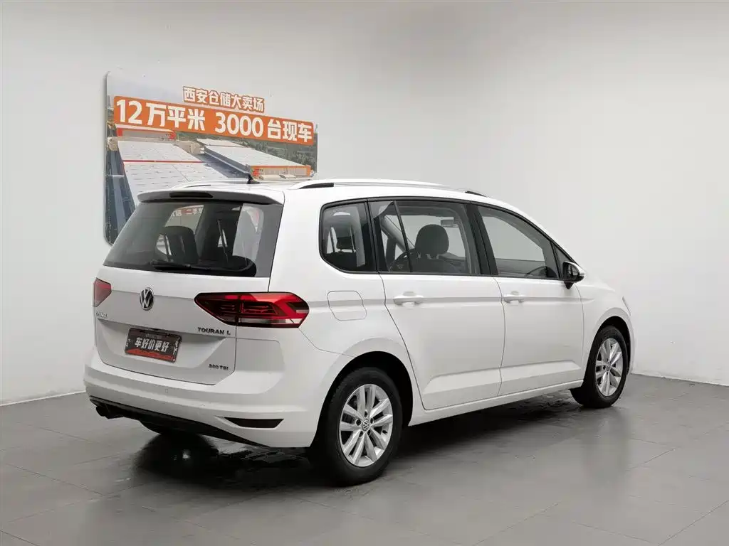 Volkswagen Touran 2018 — фото 2