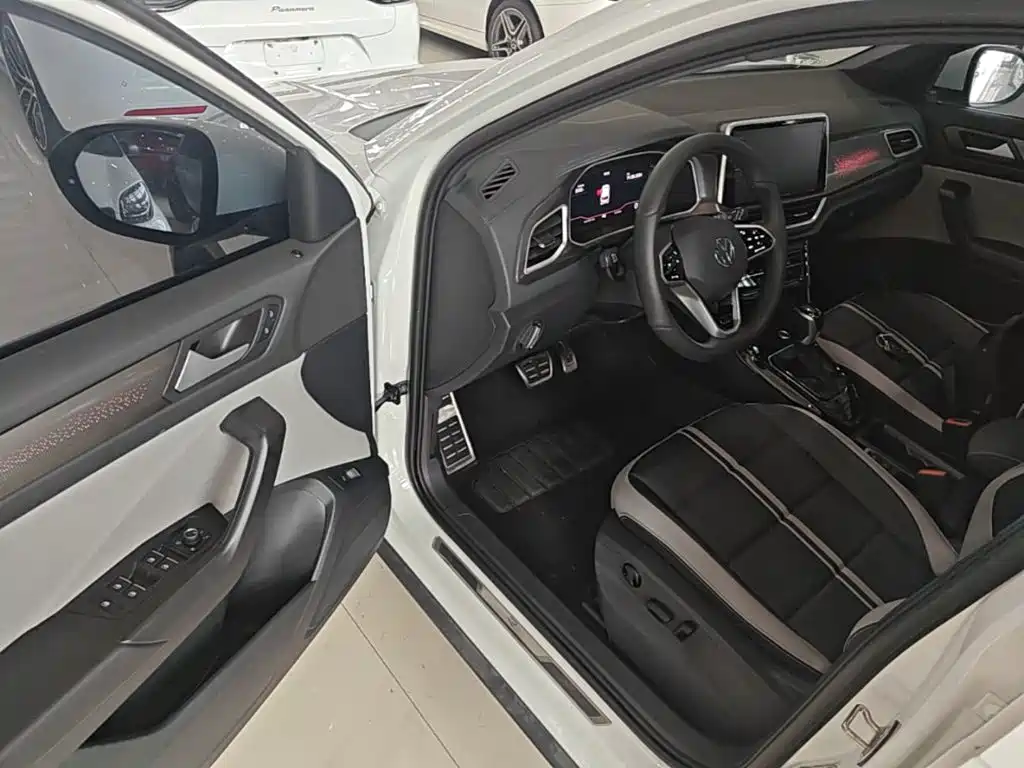 Volkswagen T-Roc 2024 — фото 16