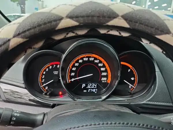 Toyota Yaris L 2023