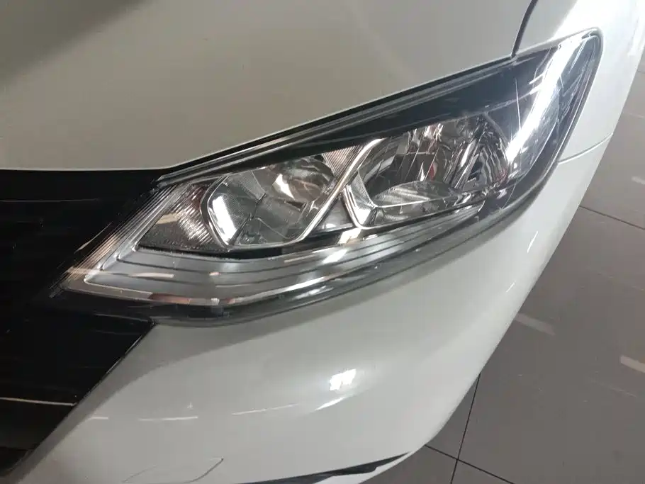 Nissan Tiida 2018